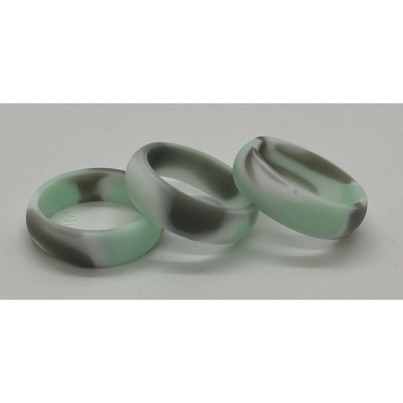 Silicone Weddings Ring For Women - Mint Chip Camo  (1 Ring) - Picture 4 of 8